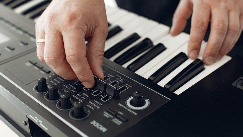 the synthesizer has virtually no standard repertoire.